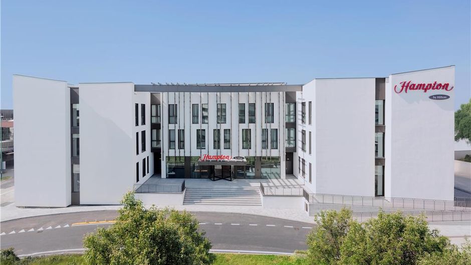 Hampton by Hilton Venice Exterior