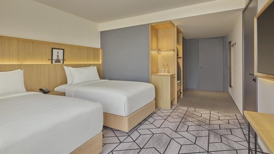 Hilton Garden Inn Bengaluru ETV Room