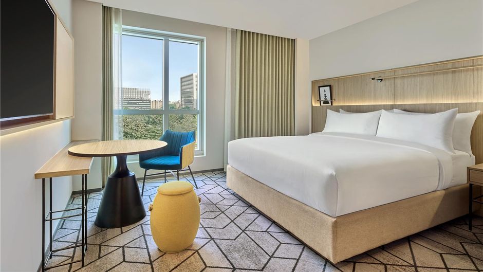 Hilton Garden Inn Bengaluru ETV Room