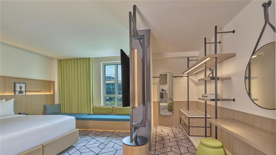 Hilton Garden Inn Bengaluru ETV Room