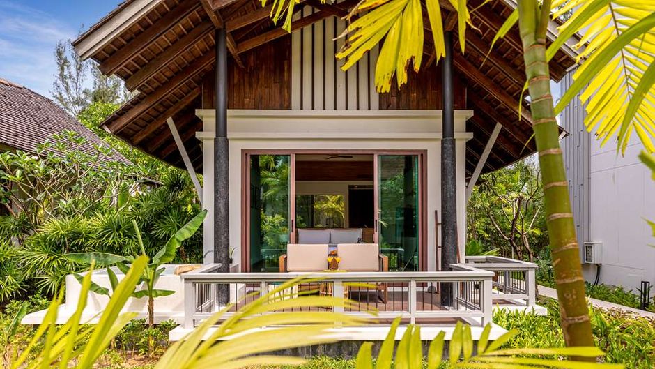 Outrigger Khao Lak Beach Resort Suite