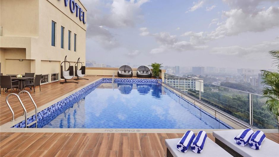 Novotel Mumbai International Airport Pool
