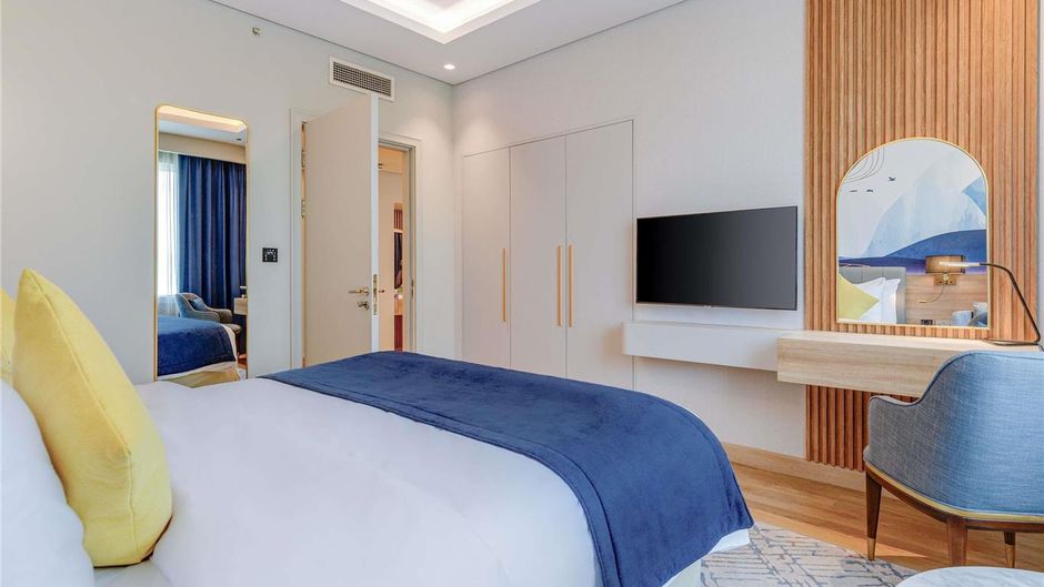 Moevenpick Grand Al Bustan Dubai Suite