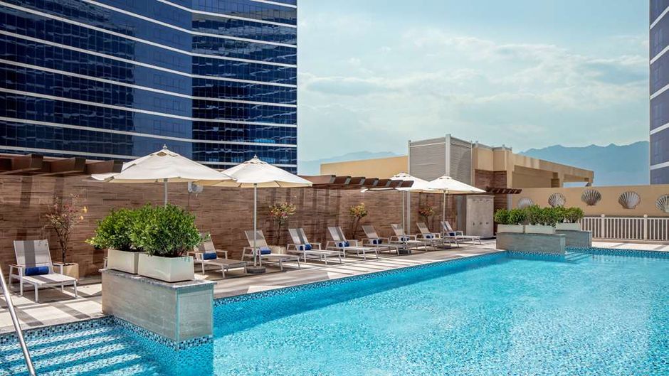 DoubleTree by Hilton Fujairah City Pool