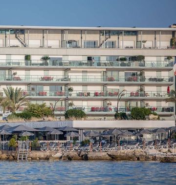 Royal Hotel