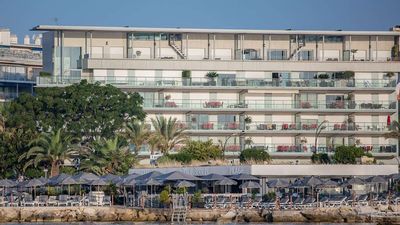 Royal Hotel