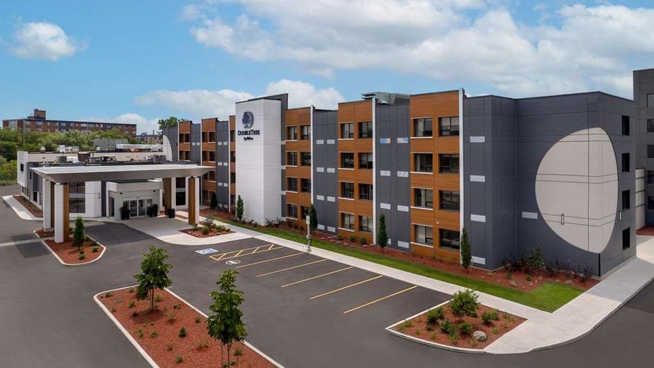 DoubleTree by Hilton Kingston Exterior