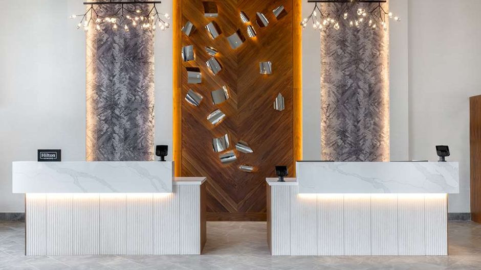 DoubleTree by Hilton Kingston Lobby
