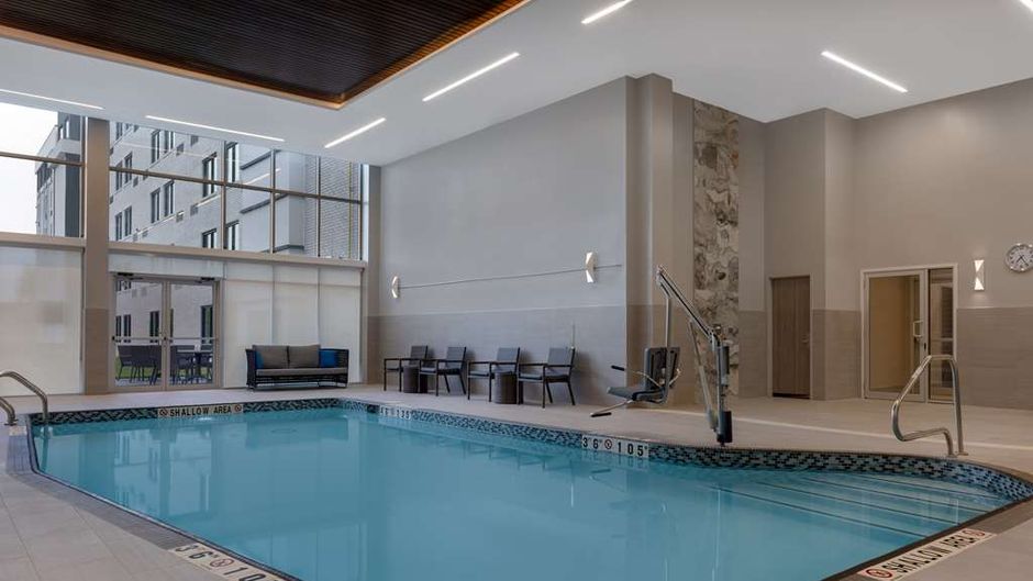DoubleTree by Hilton Kingston Pool