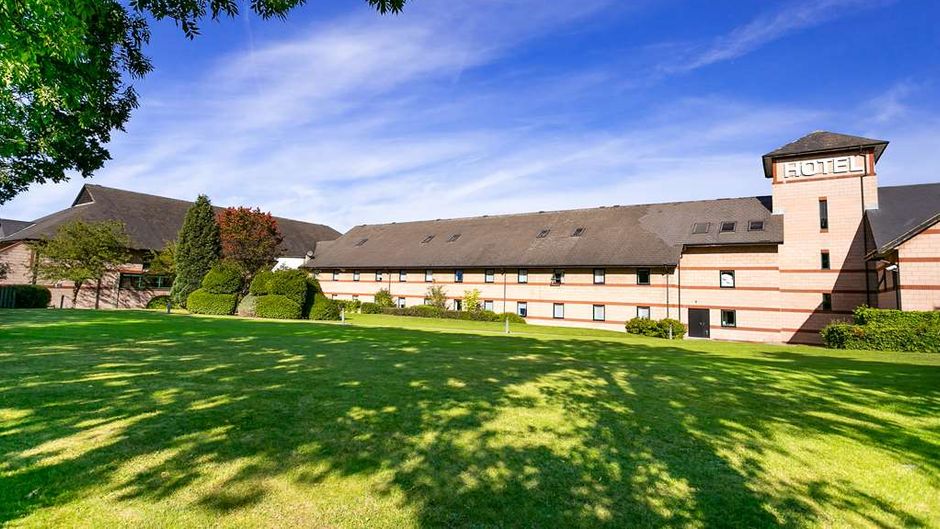 Cedar Court Wakefield Hotel Exterior
