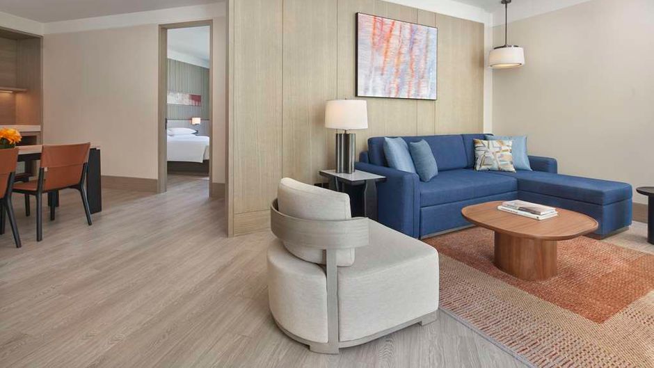 Hyatt Place International Airport Suite