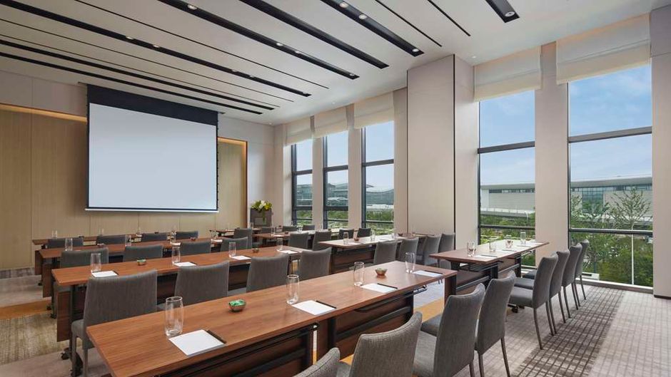 Hyatt Place International Airport Meeting