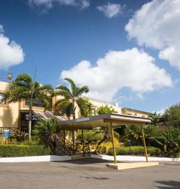 Cara Suites Hotel & Conference Ctr
