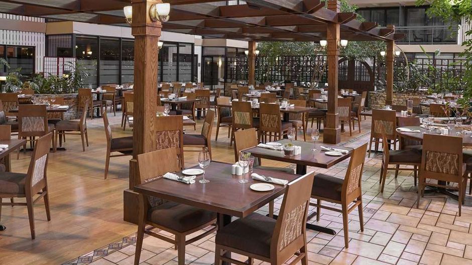 Wyndham Edmonton Hotel & Conference Cntr Restaurant
