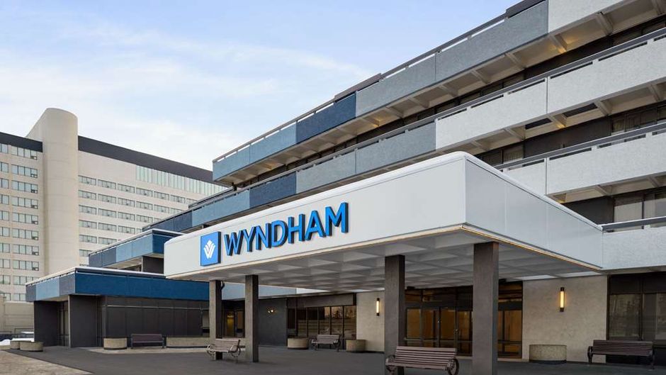 Wyndham Edmonton Hotel & Conference Cntr Exterior