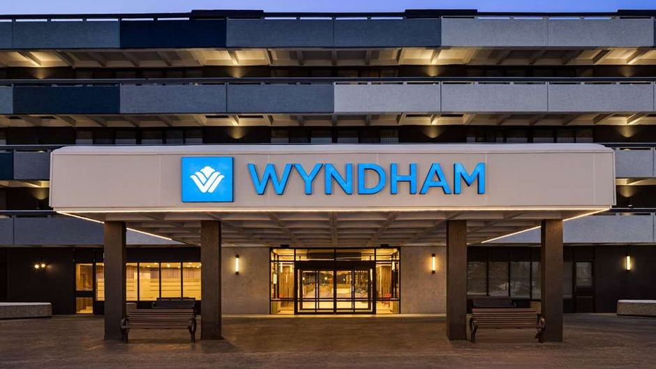 Wyndham Edmonton Hotel & Conference Cntr Exterior
