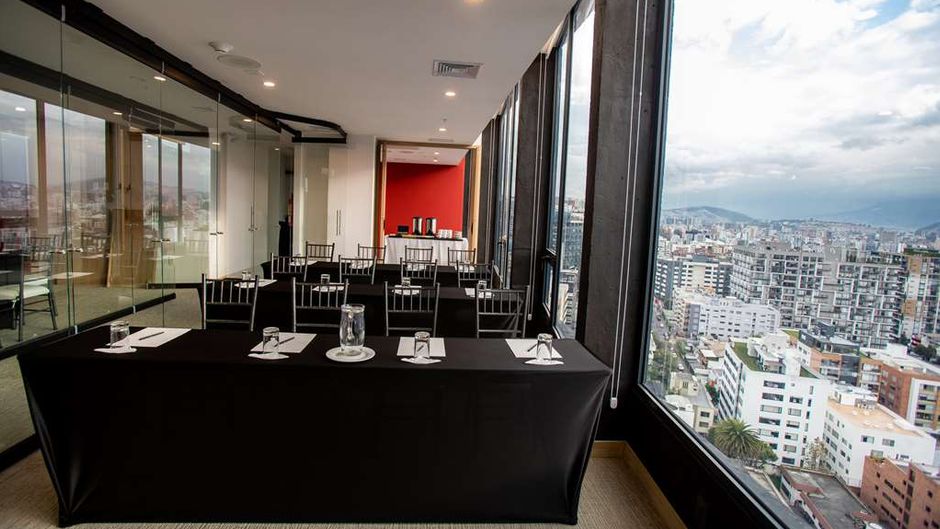 Hampton by Hilton Quito La Carolina Park Meeting