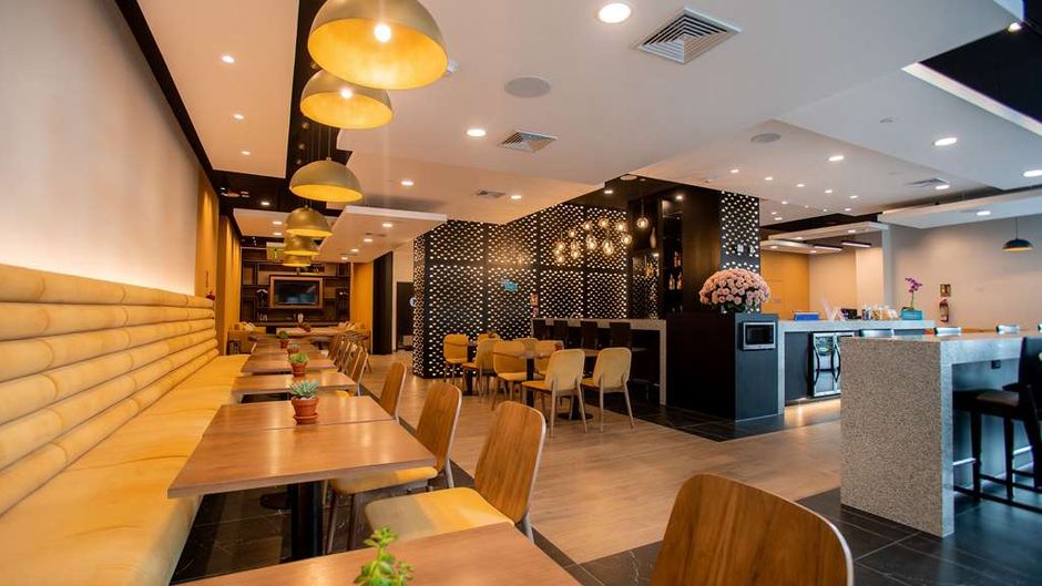 Hampton by Hilton Quito La Carolina Park Lobby