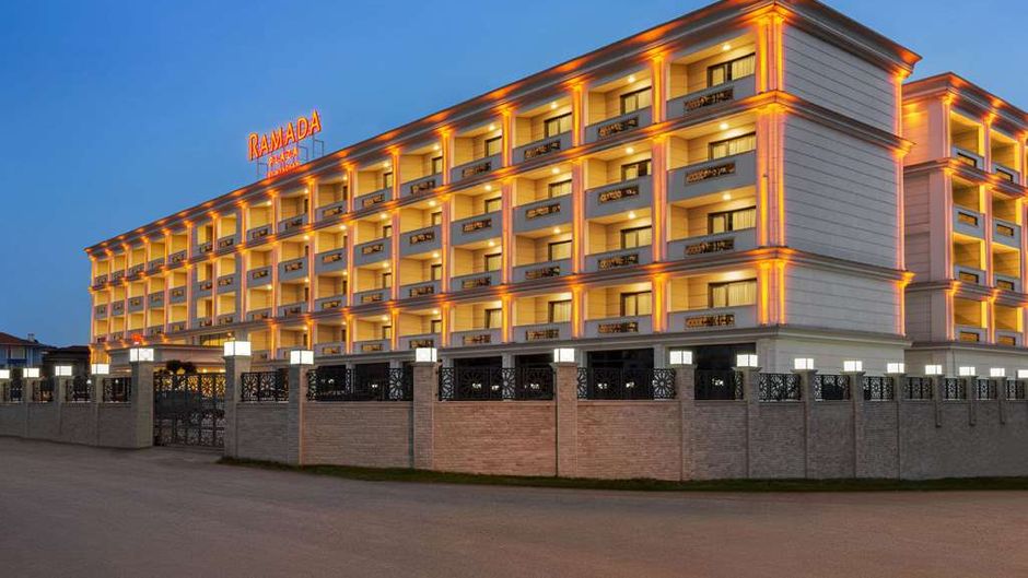 Ramada Plaza by Wyndham Silivri Exterior