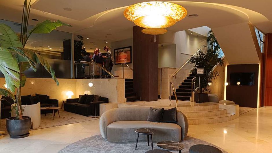 Best Western Premier CMC Girona Lobby