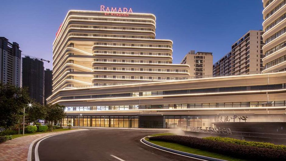 Ramada by Wyndham Maoming Dianbai Exterior