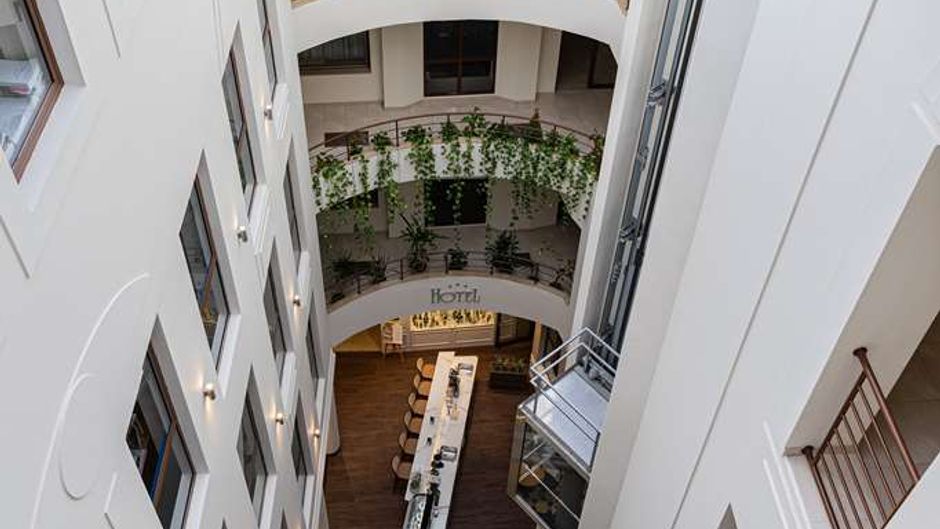 Tulip Hotels Wroclaw Patio Lobby
