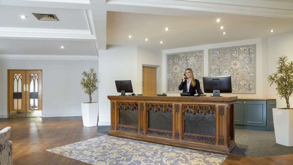 Bridgewood Manor Hotel Lobby