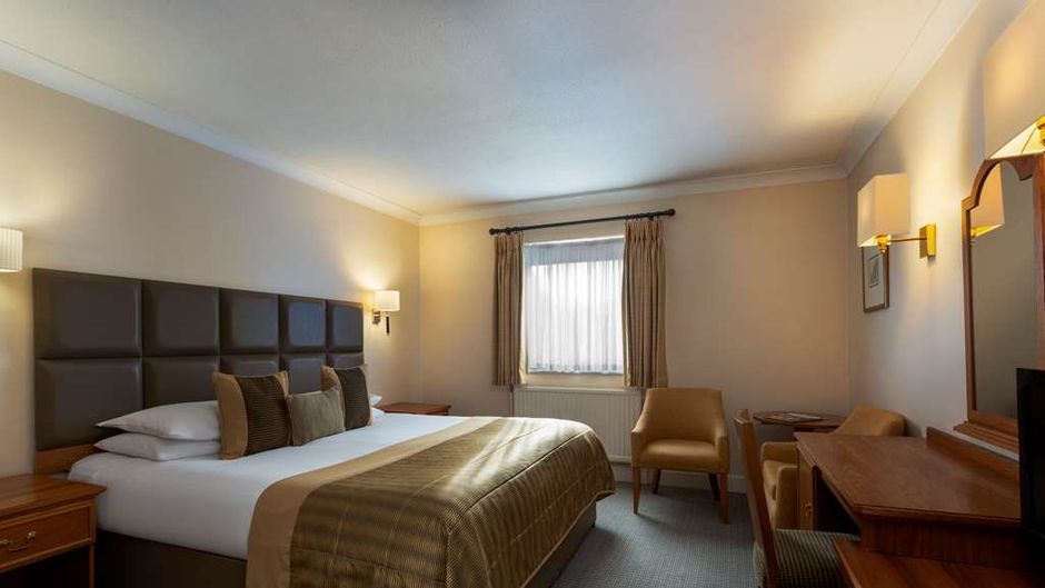 Bridgewood Manor Hotel Room