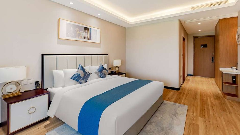 Howard Johnson Lakeview Hotel Huaibei Room
