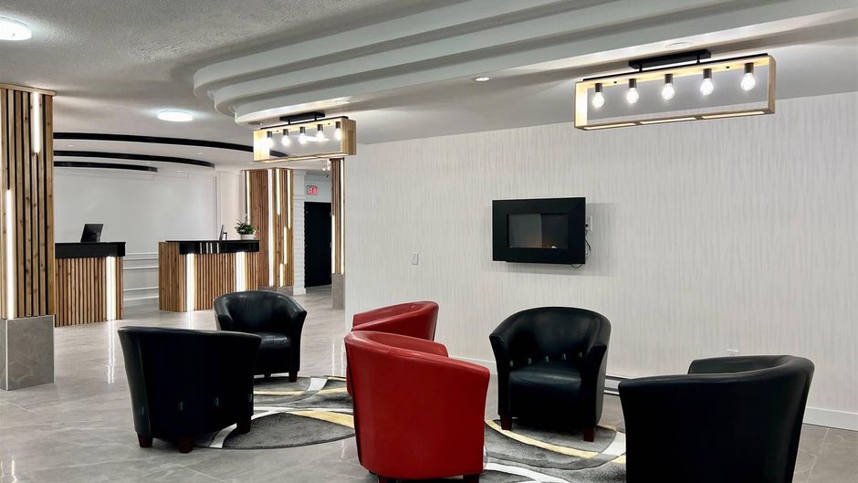 The Vic, Ascend Hotel Collection Lobby