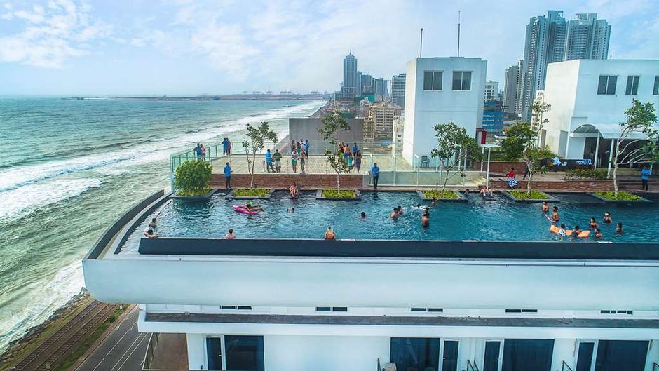 Marino Beach Colombo Pool