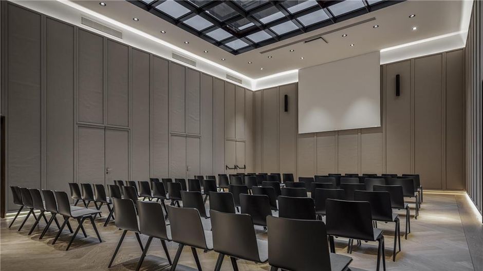 Almanac Palais Vienna Meeting