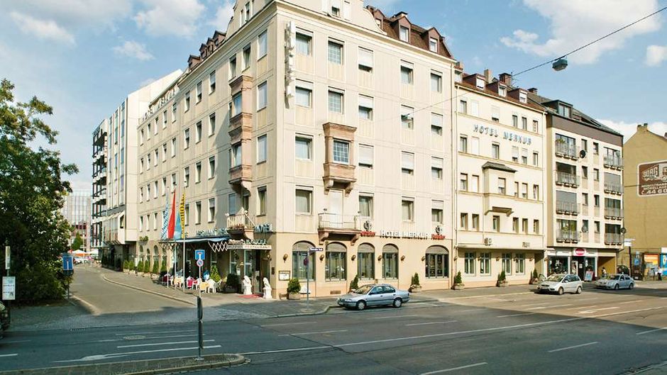 Ringhotel Loew's Merkur Exterior