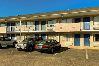 Motel 6 Millington