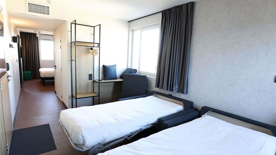 Ibis Bourgoin Jallieu Medipole Room