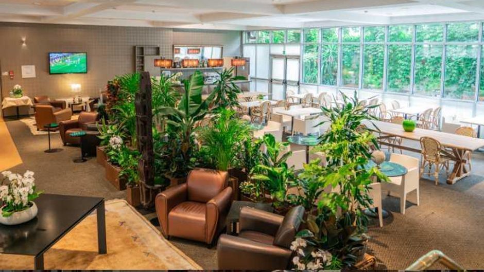 Hotel Blaise & Francis Lobby