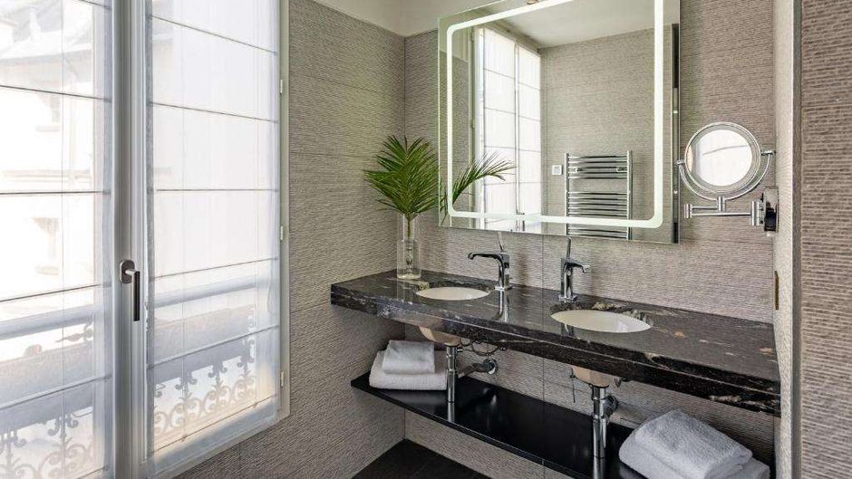Chalgrin Boutique Hotel Room