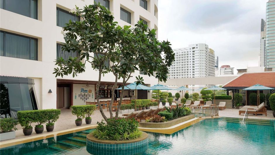 Grand Mercure Bangkok Atrium Pool