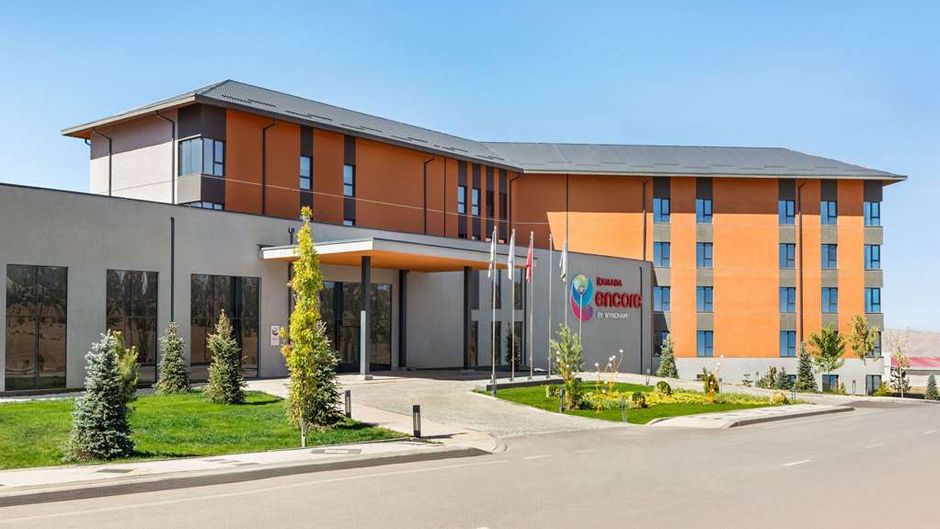 Ramada Encore by Wyndham Zomin Exterior