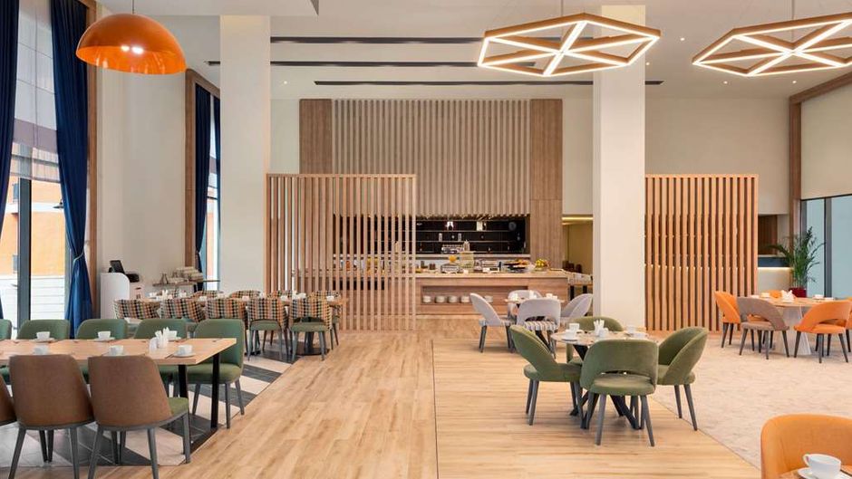 Ramada Encore by Wyndham Zomin Restaurant
