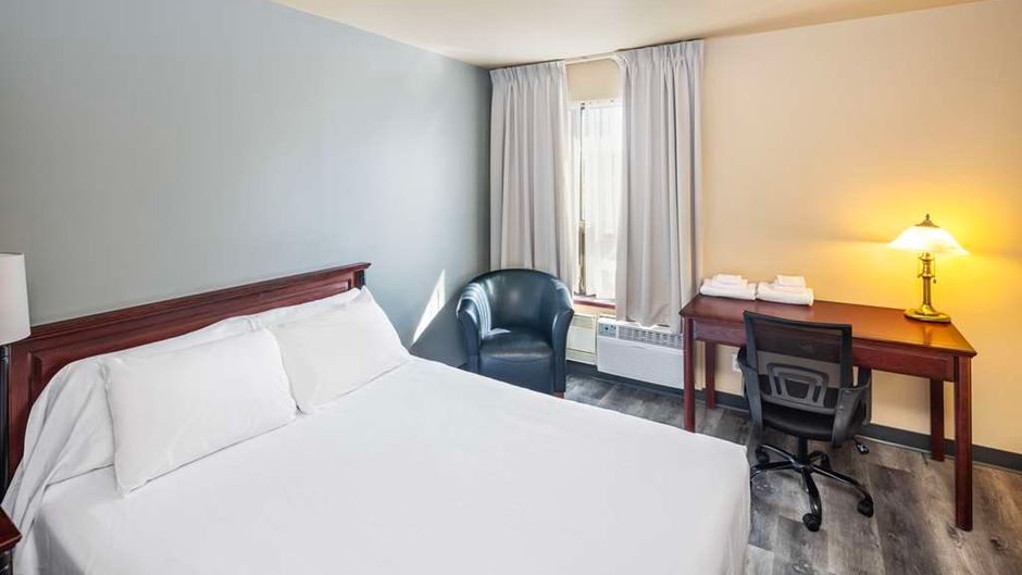 Econo Lodge Deschambault Room