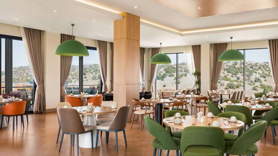Wyndham Garden Zomin Restaurant