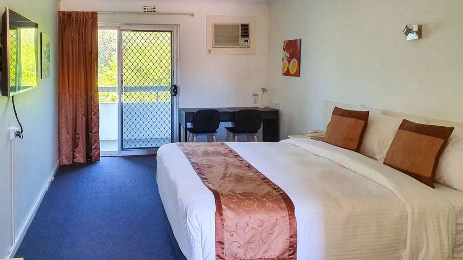 Econo Lodge Rivervale Room