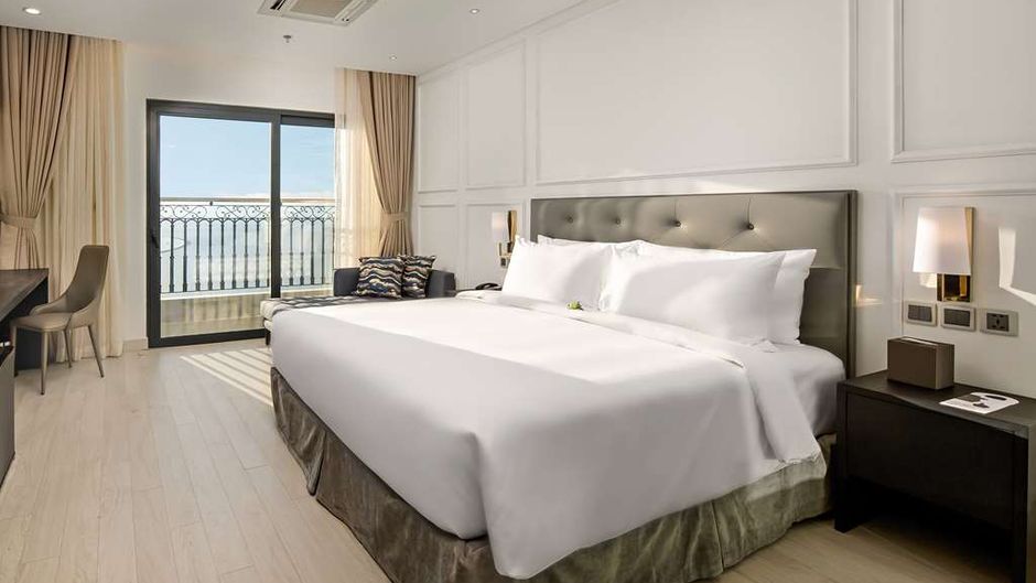 Wyndham Danang Golden Bay Hotel Room
