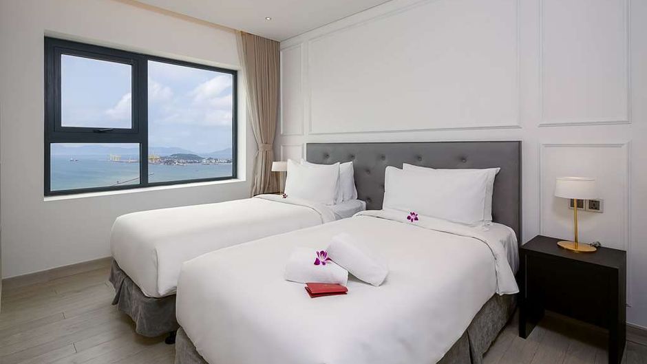 Wyndham Danang Golden Bay Hotel Suite