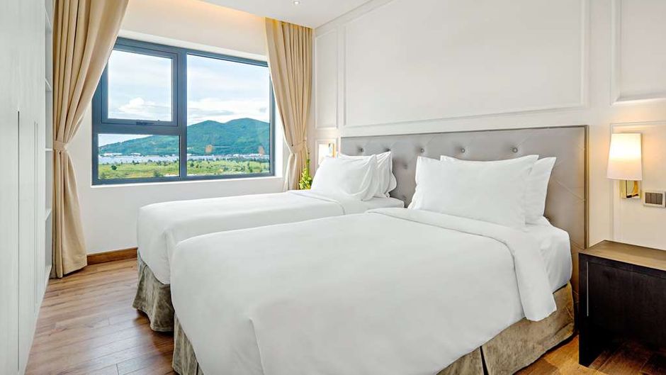 Wyndham Danang Golden Bay Hotel Suite