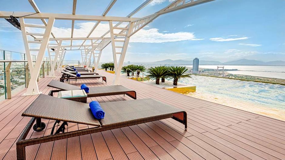 Wyndham Danang Golden Bay Hotel Pool