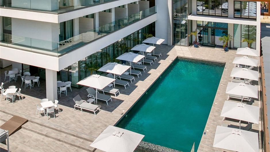 Mercure Larnaca Beach Resort Pool