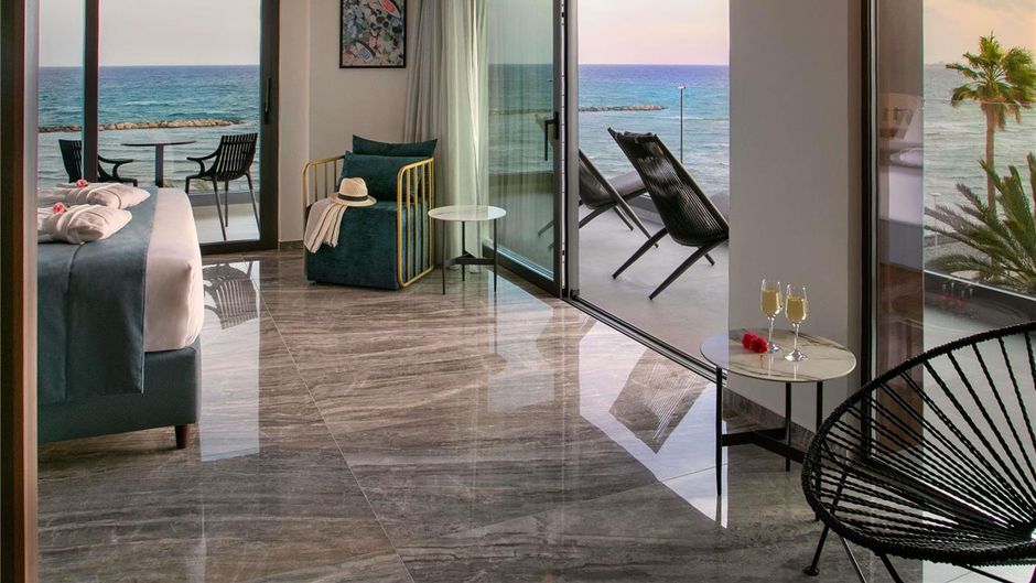 Mercure Larnaca Beach Resort Suite
