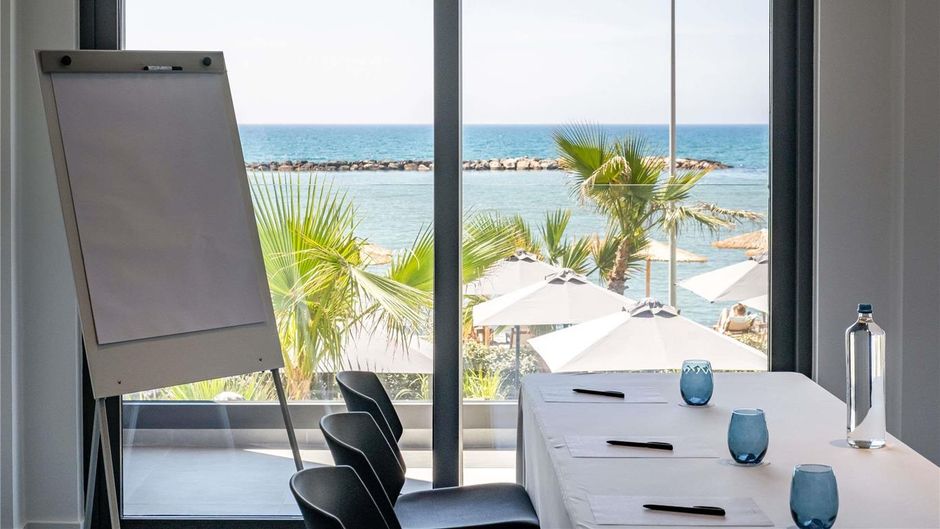 Mercure Larnaca Beach Resort Exterior